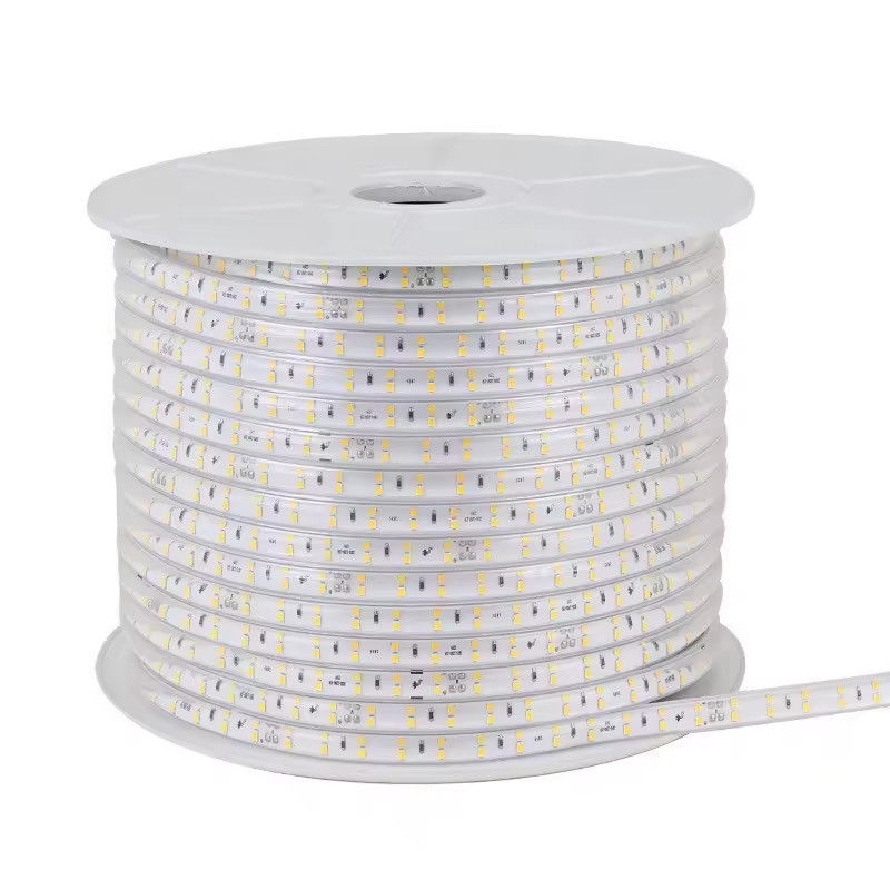 220-240V SMD2835 120D 10W/M Kolorowy pas LED z 80 Cri Long Life Span Certyfikowany CE/RoHS w Ameryce Południowej