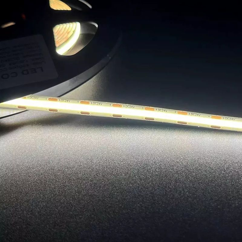 Elastyczna taśma LED 320 diod LED Biała / Ciepła biel DC24V Szerokość 8 mm Zintegrowane światło LED COB