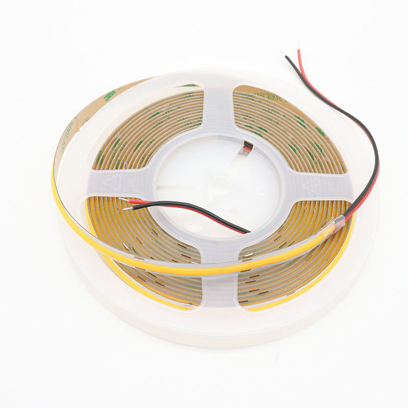 Oświetlenie w pomieszczeniach ciepłe białe paski LED o szerokości 8 mm z materiałem FPC LED RESISTOR