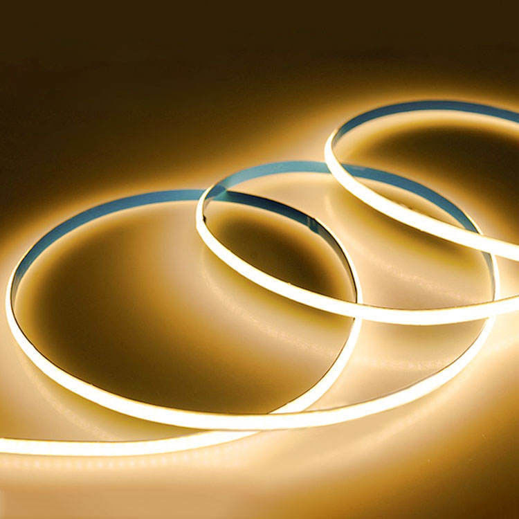 Oświetlenie w pomieszczeniach ciepłe białe paski LED o szerokości 8 mm z materiałem FPC LED RESISTOR