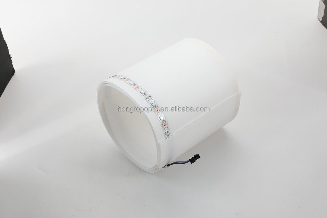 Inteligentna kontrola Kolorowa lampa nastrojowa RGB Oryginalny projekt LED RGB Lampa podłogowa 12.8*12.8*150CM
