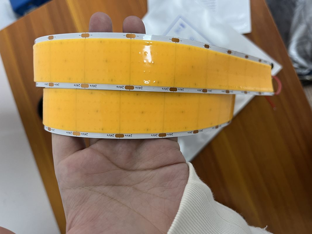 1600LED/m COB Światło LED do dekoracji krajobrazu 30mm PCB 40W/m Waga 0,05kg
